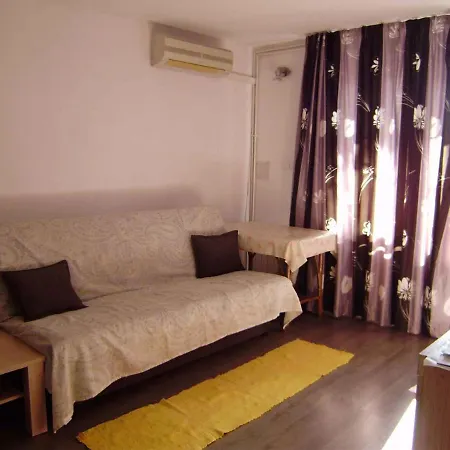 Appartamento In 38810 Čavle